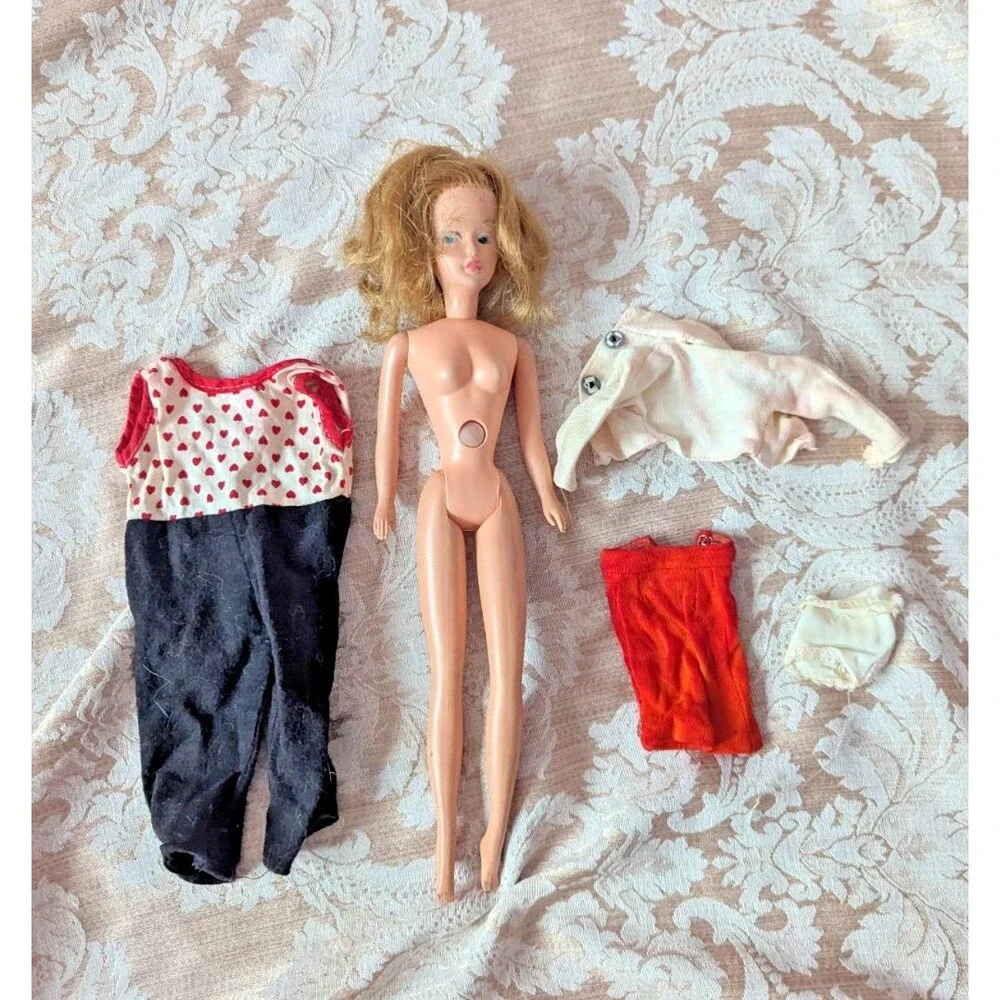 Vintage Tressy Magic Make up doll hair growing 1960s pale face side eye